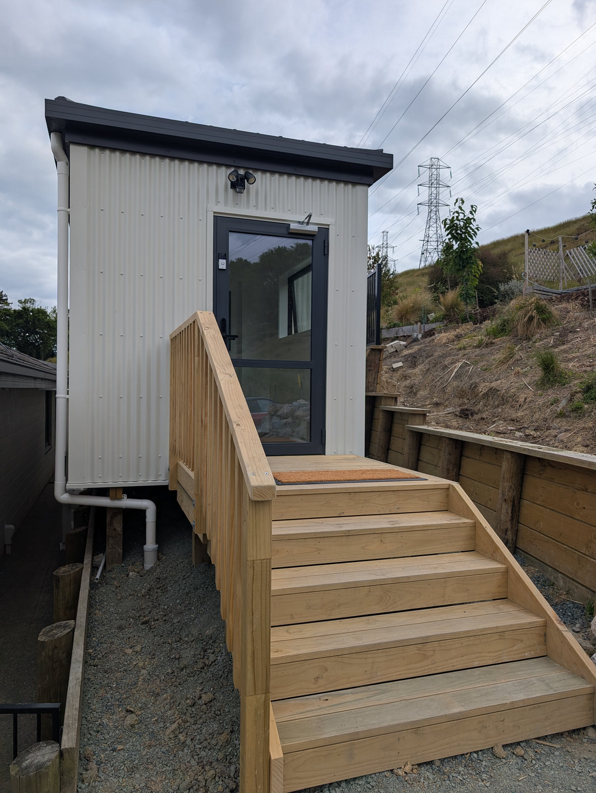 Nelson Cat Hotel - Outside